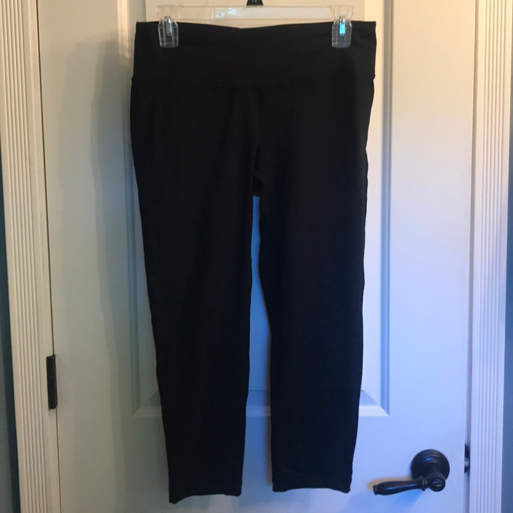 90 Degree Black Capri Leggings